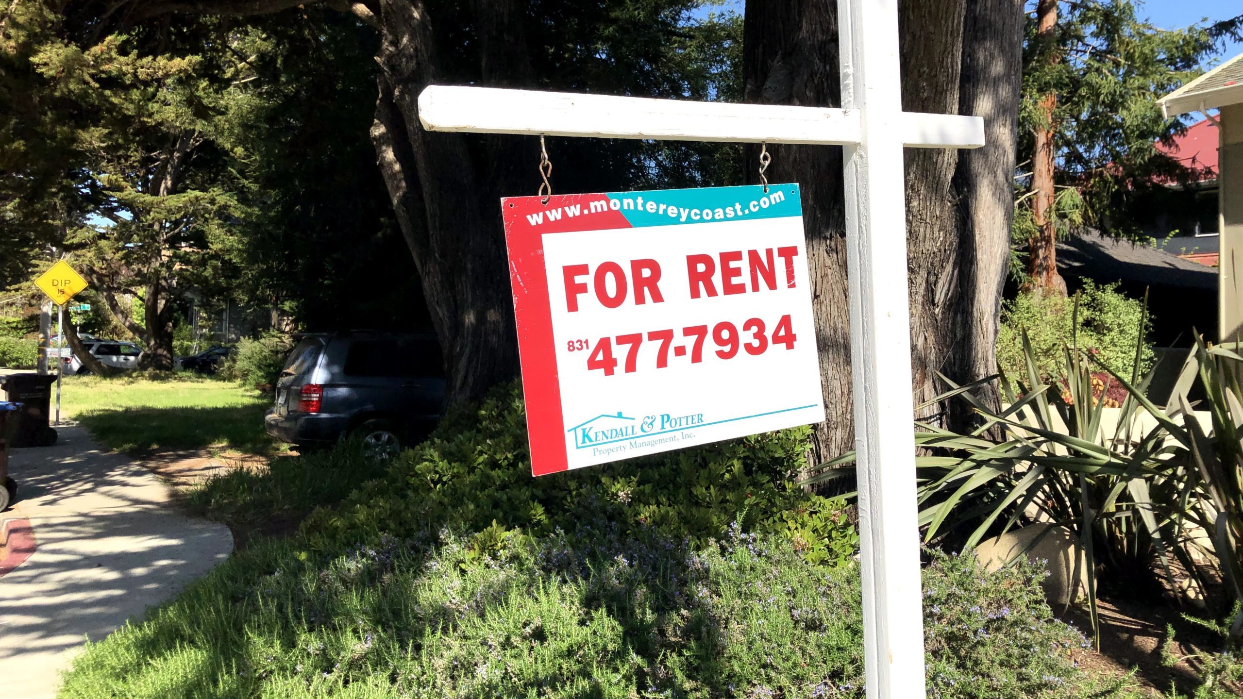 A "for rent" sign in front of a house on Pelton Avenue in Santa Cruz