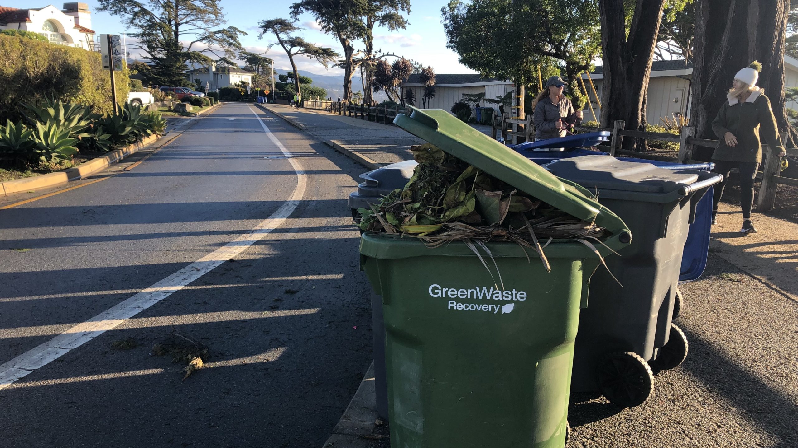 Trash haulers promote food waste collection in Santa Cruz County