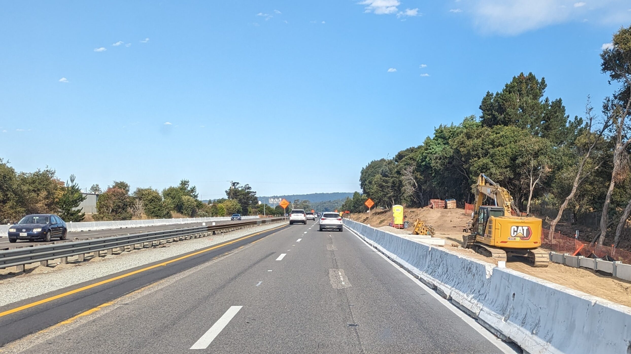 Construction continues in August on the first phase of improvements to Highway 1 in Soquel. (Stephen Baxter — Santa Cruz Local)