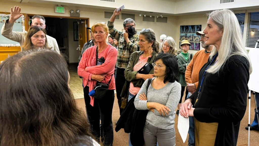 Image for display with article titled Soquel Drive Housing Complex Proposal Draws Concerns