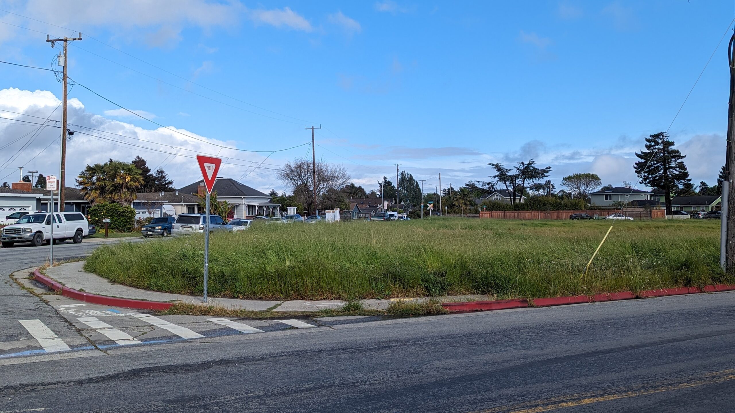 A photo of the lot at Almar Avenue and Rankin Street in Santa Cruz.