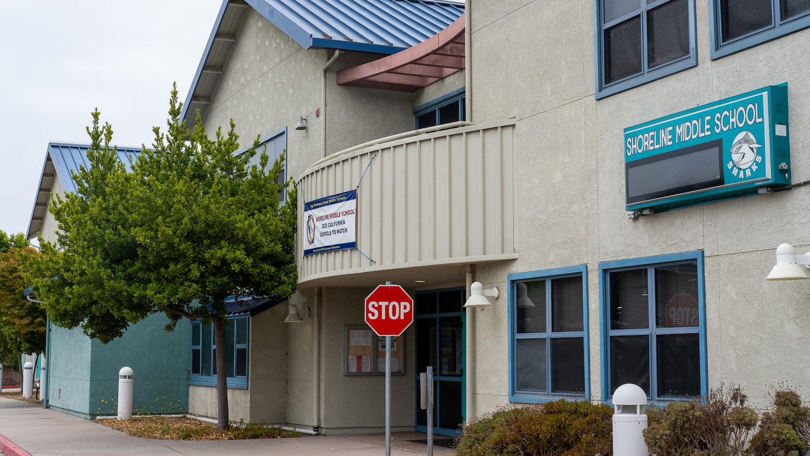 Shoreline Middle School on 17th Avenue is part of Live Oak School District.