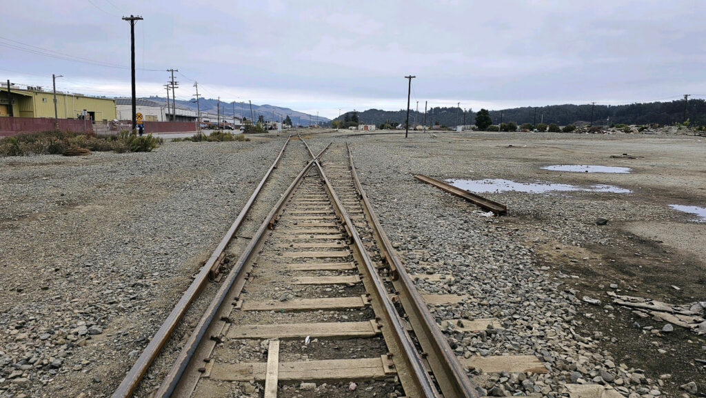 Image for display with article titled Un Centro De Transporte Viene a Pajaro