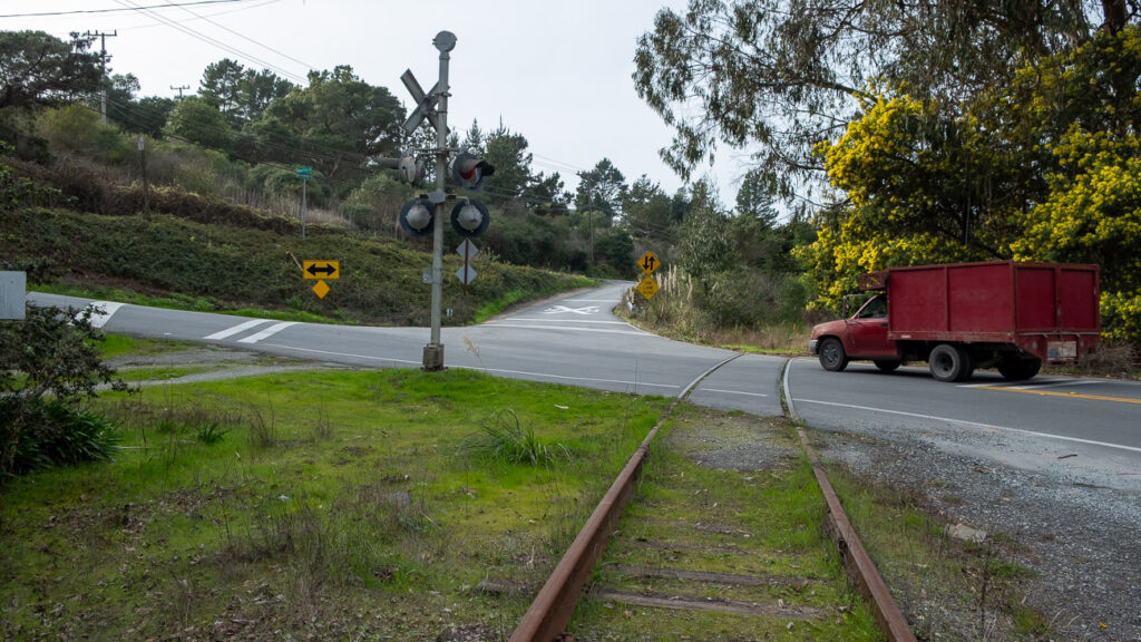 Image for display with article titled Trump Funding Changes Could Delay Santa Cruz County Passenger Rail Planning for Years