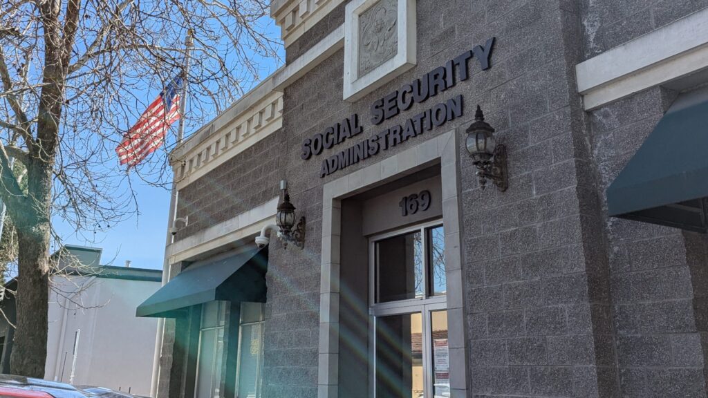Image for display with article titled Social Security Administration ‘Gutting’ Described by Santa Cruz Congress Member, Former Agency Head