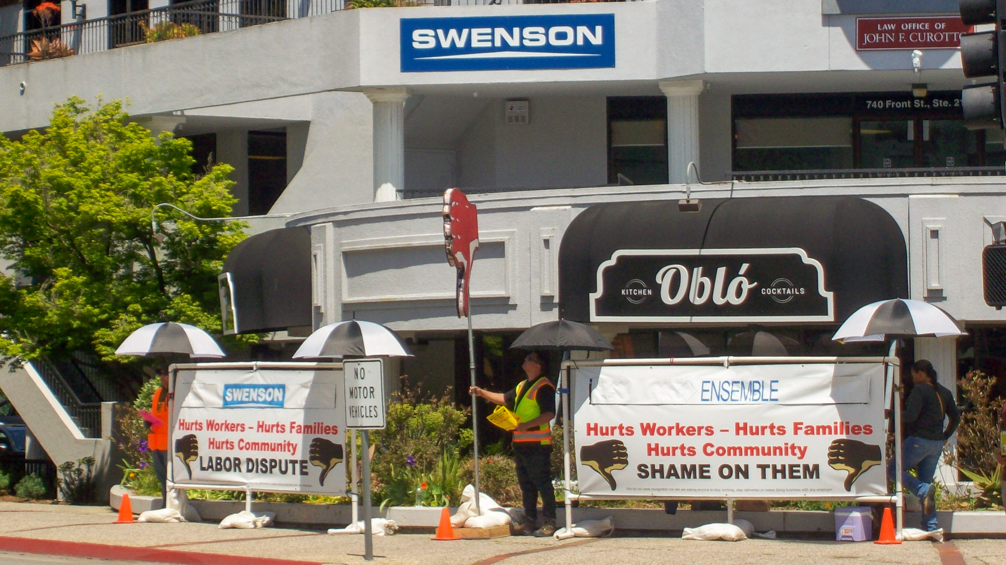 swenson-la-bahia-ensemble-protest-union-wages-dave-ordonez